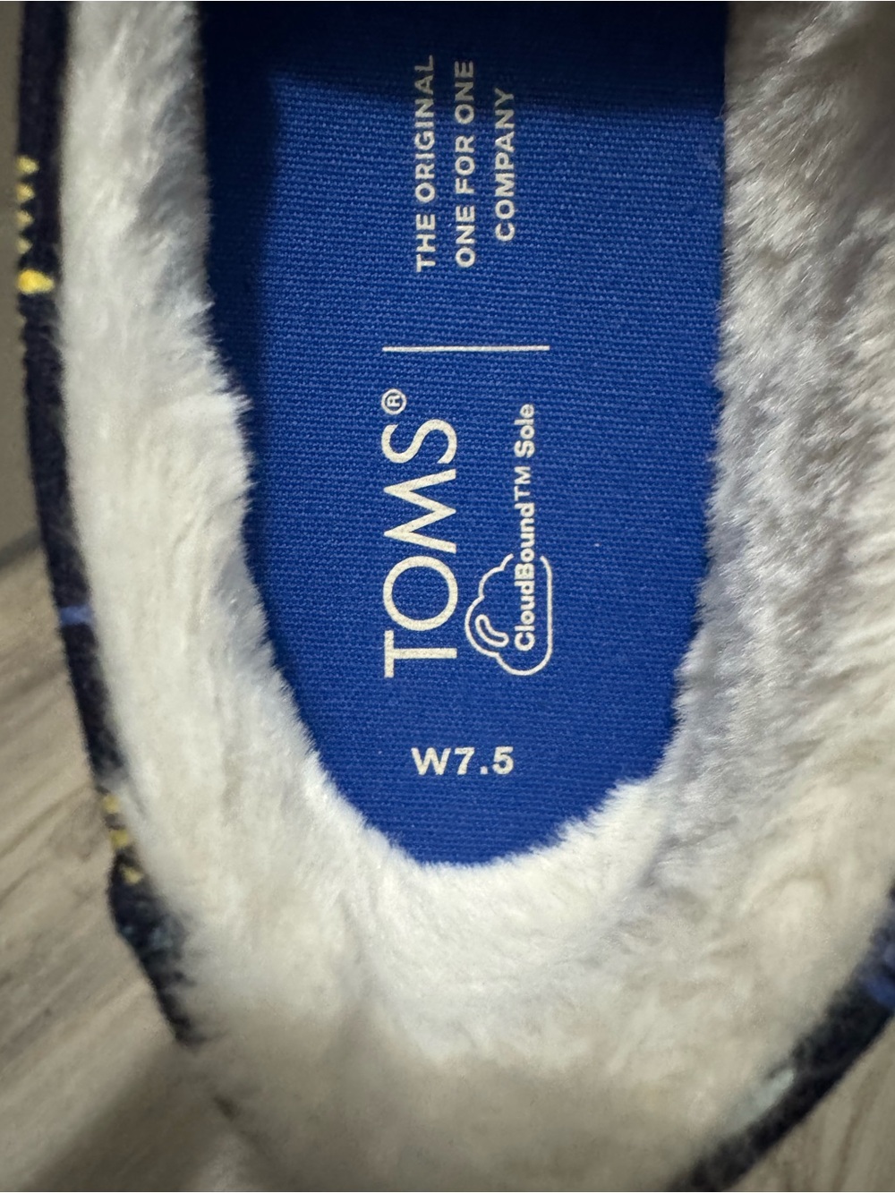 TOMS Navy Blue Fuzzy Lined Slip-On Shoe - Picture 2 of 3